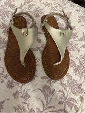 Circus by Sam Edelman Silver T-Strap Toe-Post Sandals
